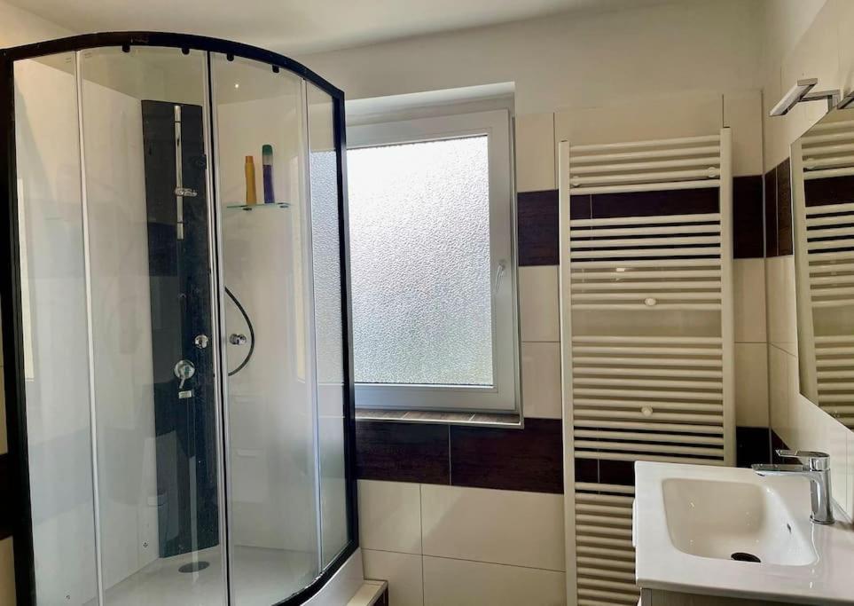 Duesseldorf Messe And Airport, 2-Bedroom Apartment With Kitchen And Garden Duisburg Exterior photo